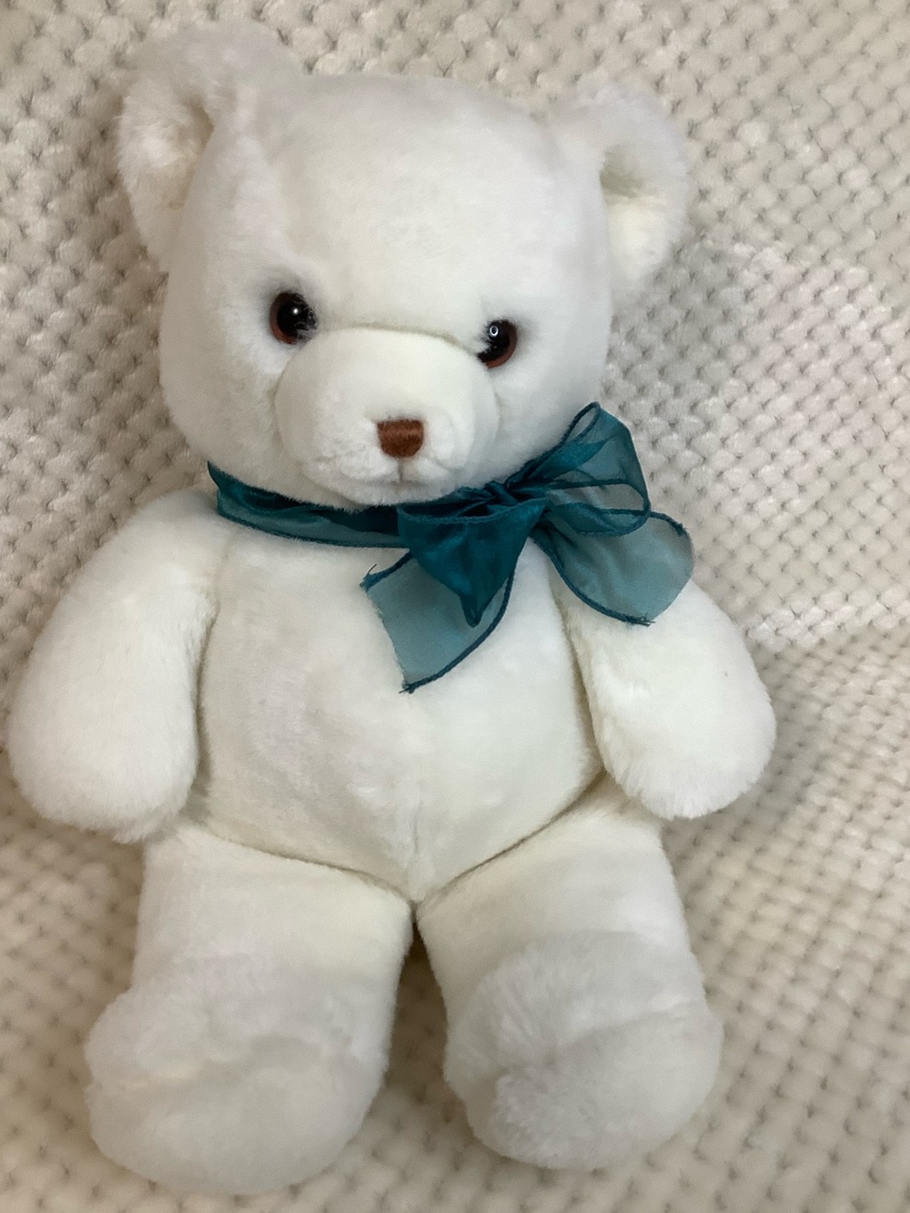 Gund Vintage 1983 White Plush Tender Teddy Bear with Teal Bow READ